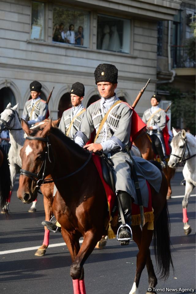 Parade to mark 100th anniversary of Baku’s liberation (PHOTOS)