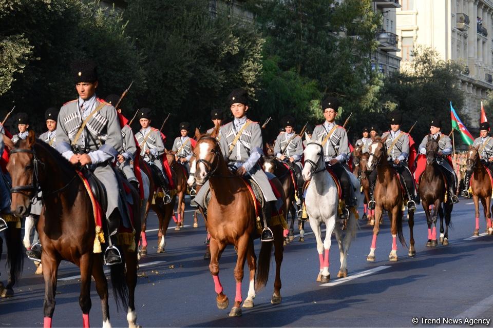 Parade to mark 100th anniversary of Baku’s liberation (PHOTOS)