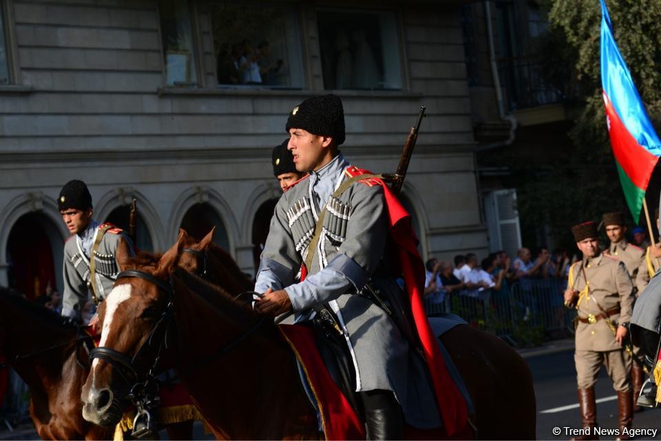 Parade to mark 100th anniversary of Baku’s liberation (PHOTOS)