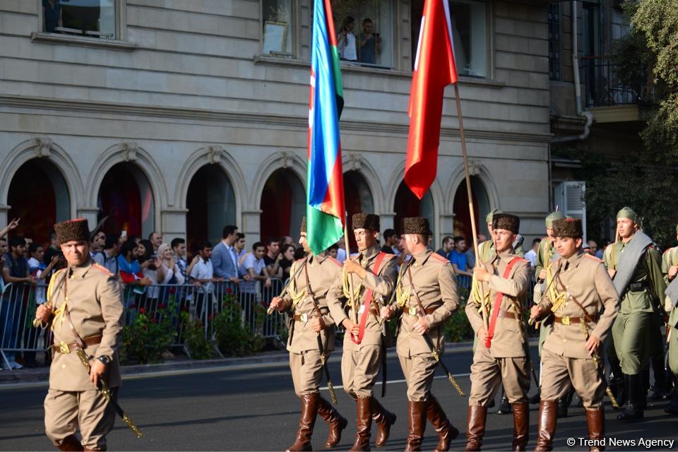 Parade to mark 100th anniversary of Baku’s liberation (PHOTOS)
