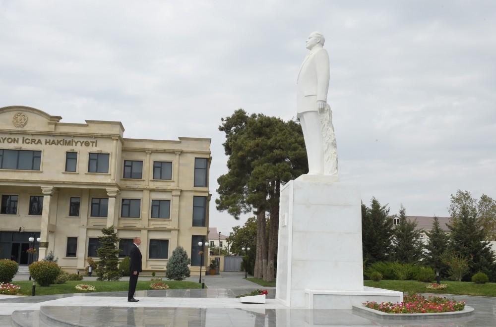Azerbaijani president arrives in Bilasuvar district (PHOTO)