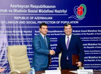 Azerbaijani Agency for Development of SMEs to implement "single window" (PHOTO)