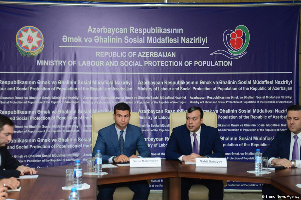 Azerbaijani Agency for Development of SMEs to implement "single window" (PHOTO)
