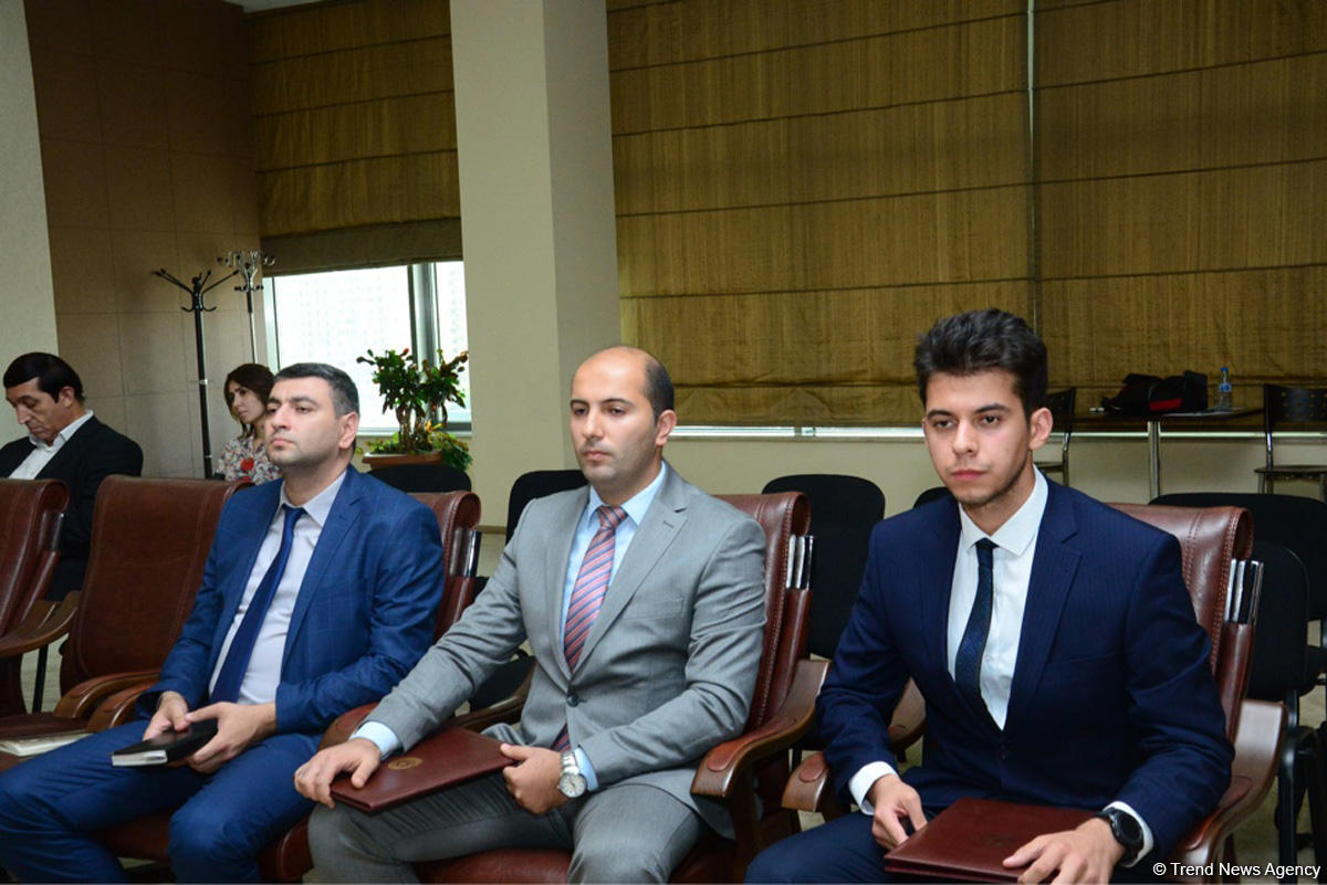Azerbaijani Agency for Development of SMEs to implement "single window" (PHOTO)