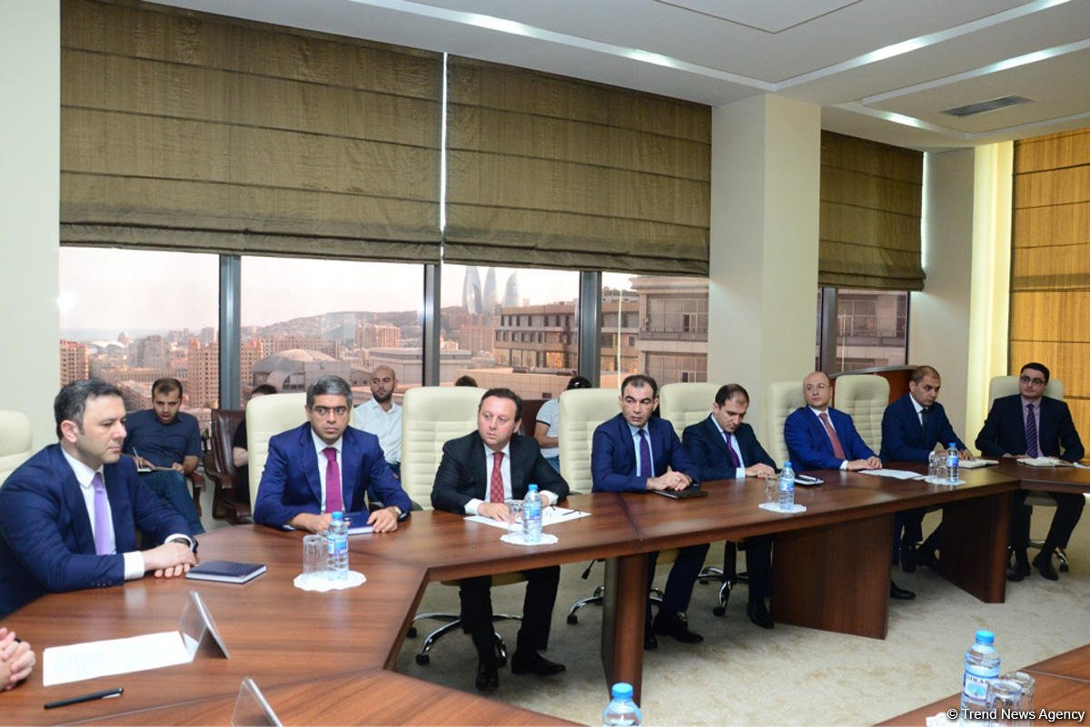 Azerbaijani Agency for Development of SMEs to implement "single window" (PHOTO)