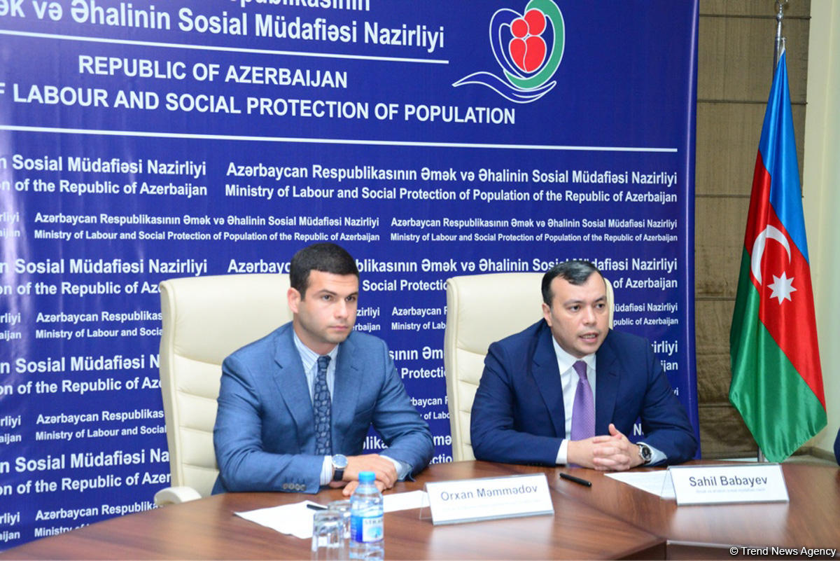 Azerbaijani Agency for Development of SMEs to implement "single window" (PHOTO)