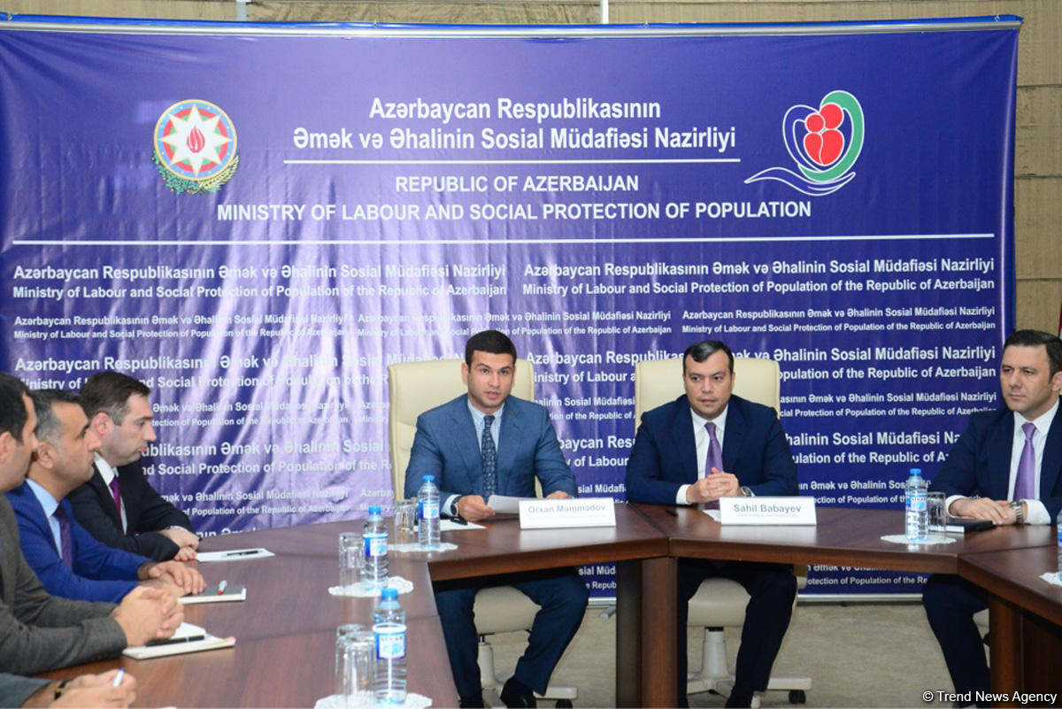 Azerbaijani Agency for Development of SMEs to implement "single window" (PHOTO)