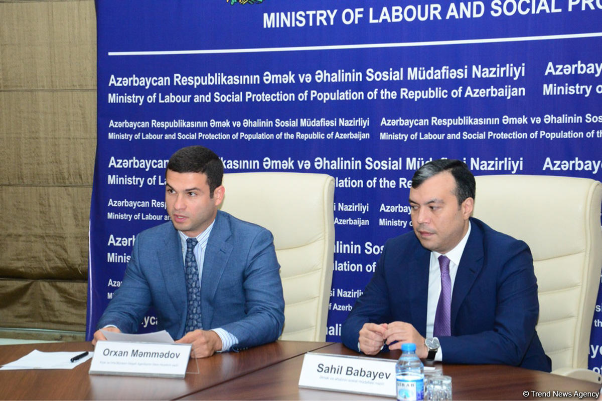 Azerbaijani Agency for Development of SMEs to implement "single window" (PHOTO)
