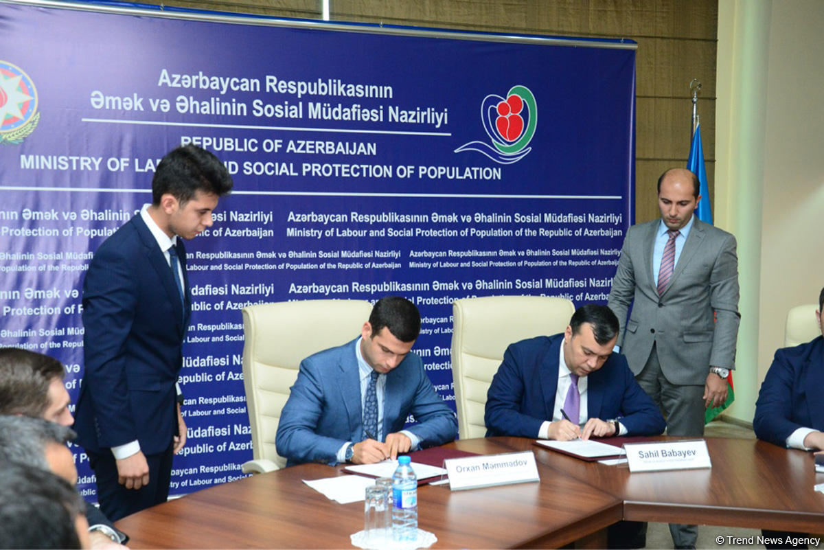 Azerbaijani Agency for Development of SMEs to implement "single window" (PHOTO)