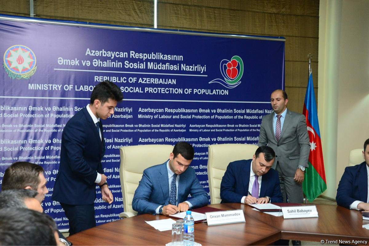 Azerbaijani Agency for Development of SMEs to implement "single window" (PHOTO)