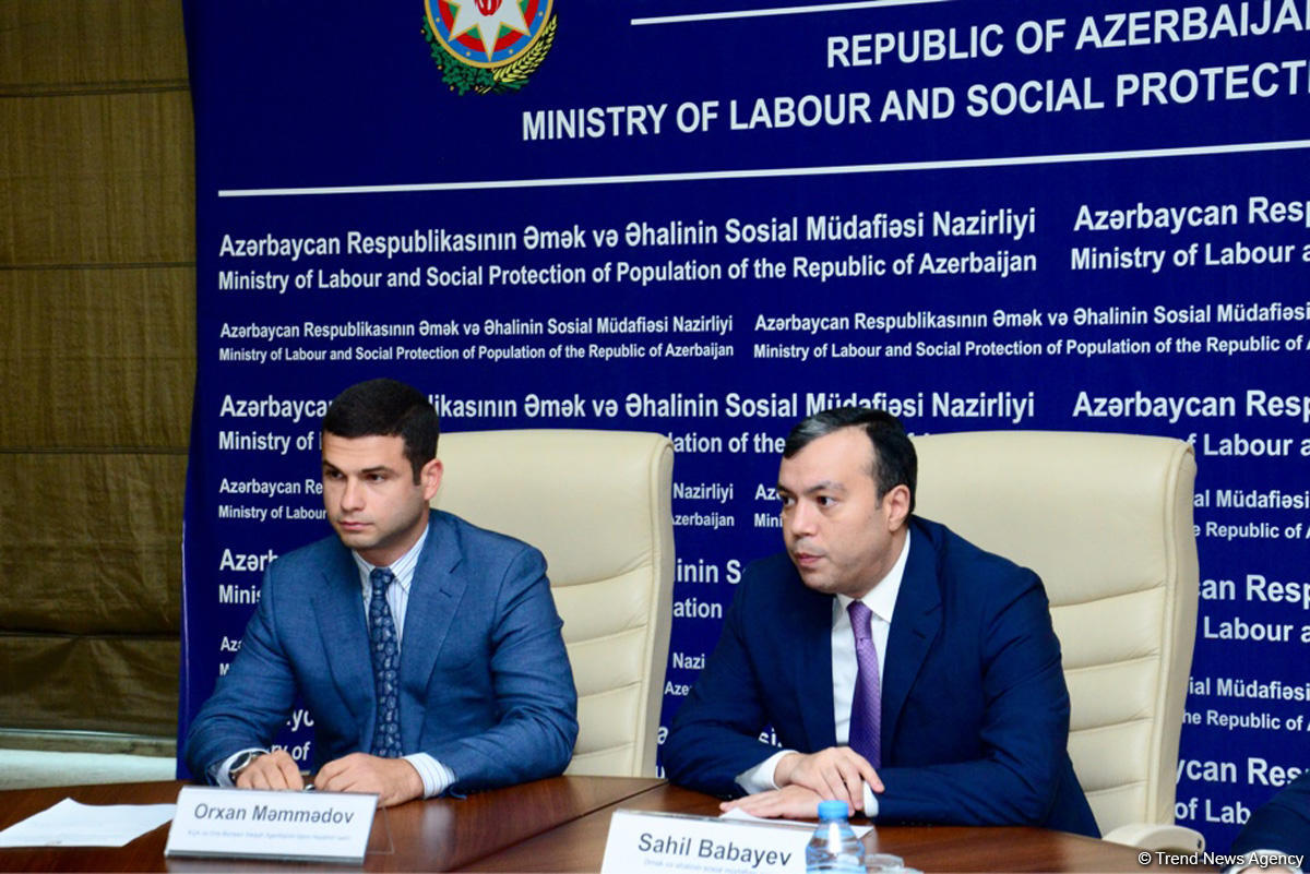 Azerbaijani Agency for Development of SMEs to implement "single window" (PHOTO)