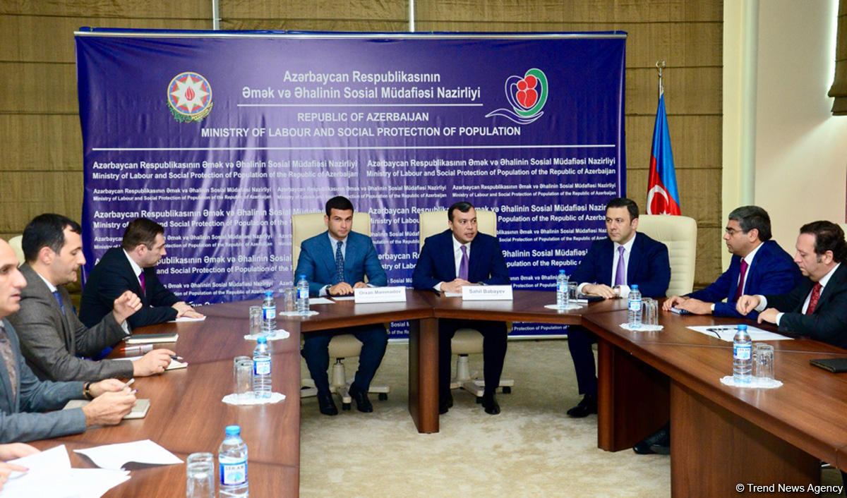 Azerbaijani Agency for Development of SMEs to implement "single window" (PHOTO)