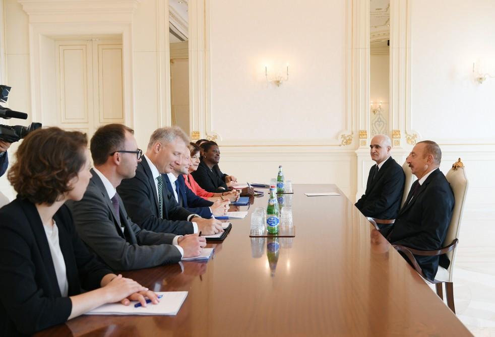 President Ilham Aliyev receives delegation led by European Investment Bank vice-president (PHOTO)