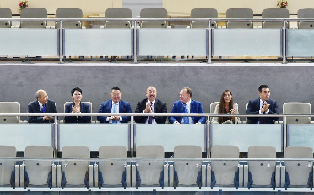 Azerbaijani president watches fights at World Judo Championships (PHOTO)