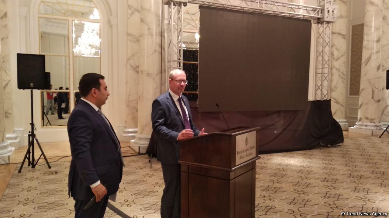 Azerbaijani mobile operator unveils new logo and slogan (PHOTO)
