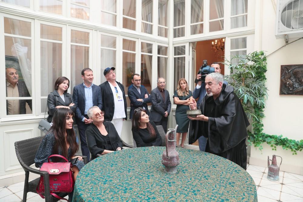 Heydar Aliyev Foundation VP Leyla Aliyeva watches premiere of play “Immolatio” in Magsud Ibrahimbayov Creative Center (PHOTO)