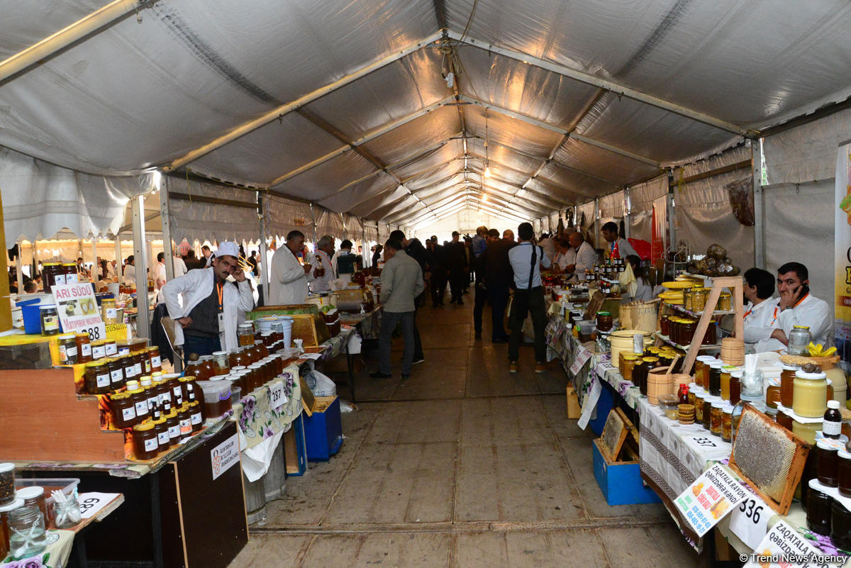 Azerbaijani Food Safety Agency to check quality of honey at fair in Baku (PHOTO)