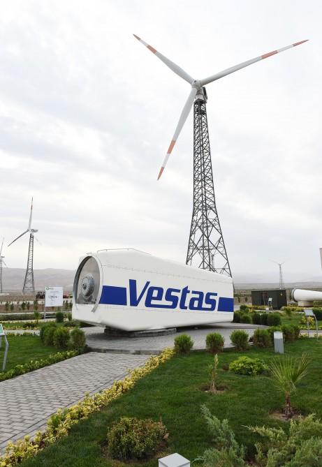 Azerbaijani president, first lady inaugurate wind power park in Khizi district (PHOTO)