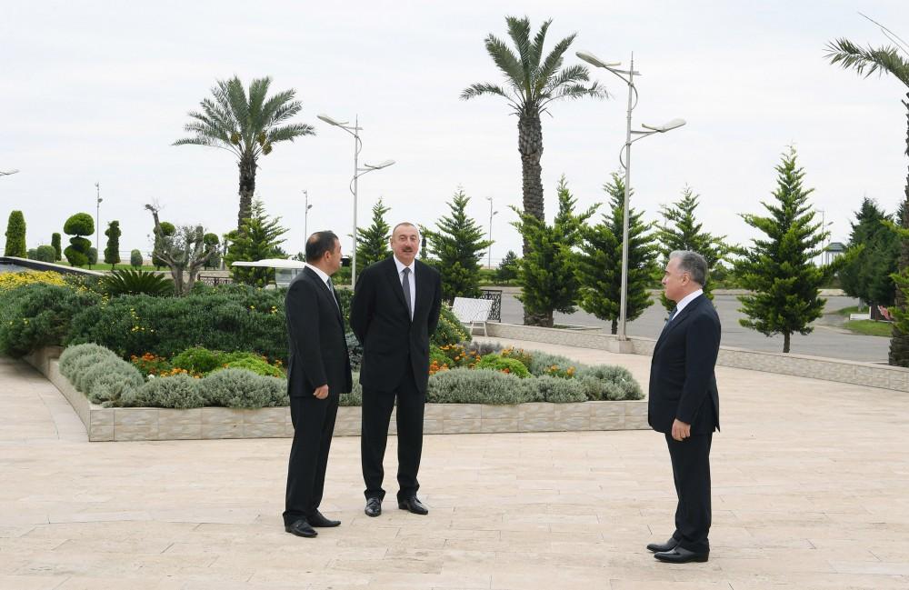 Ilham Aliyev views conditions created in seaside park-boulevard complex in Astara (PHOTO)