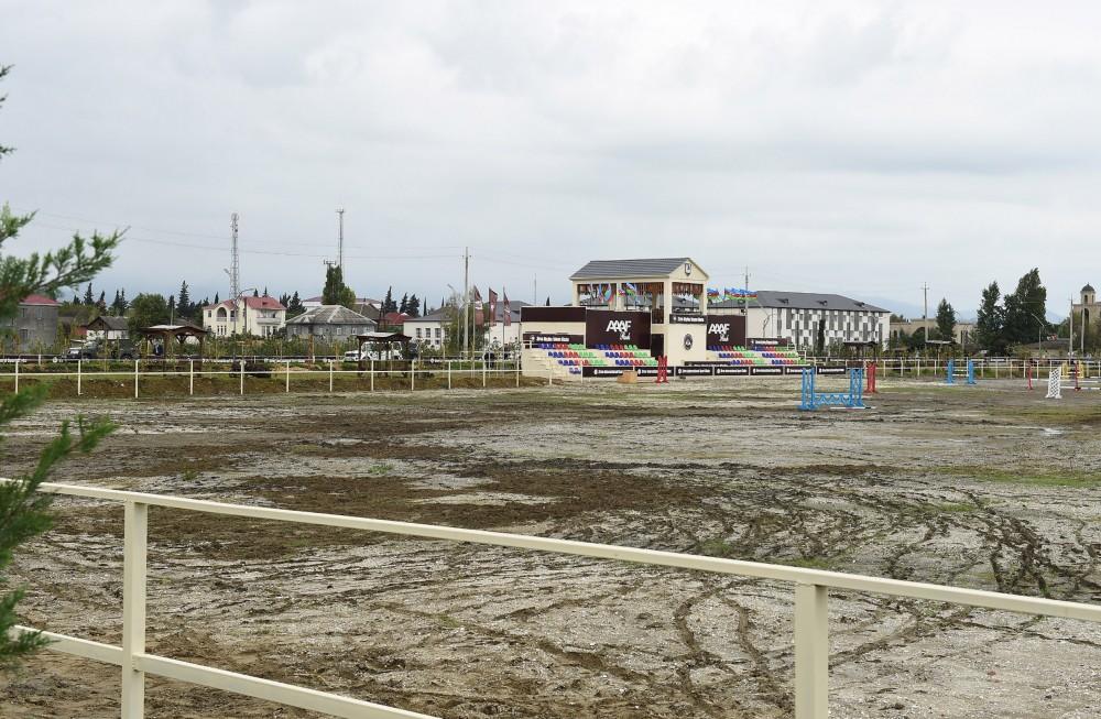 Ilham Aliyev views conditions created in seaside park-boulevard complex in Astara (PHOTO)