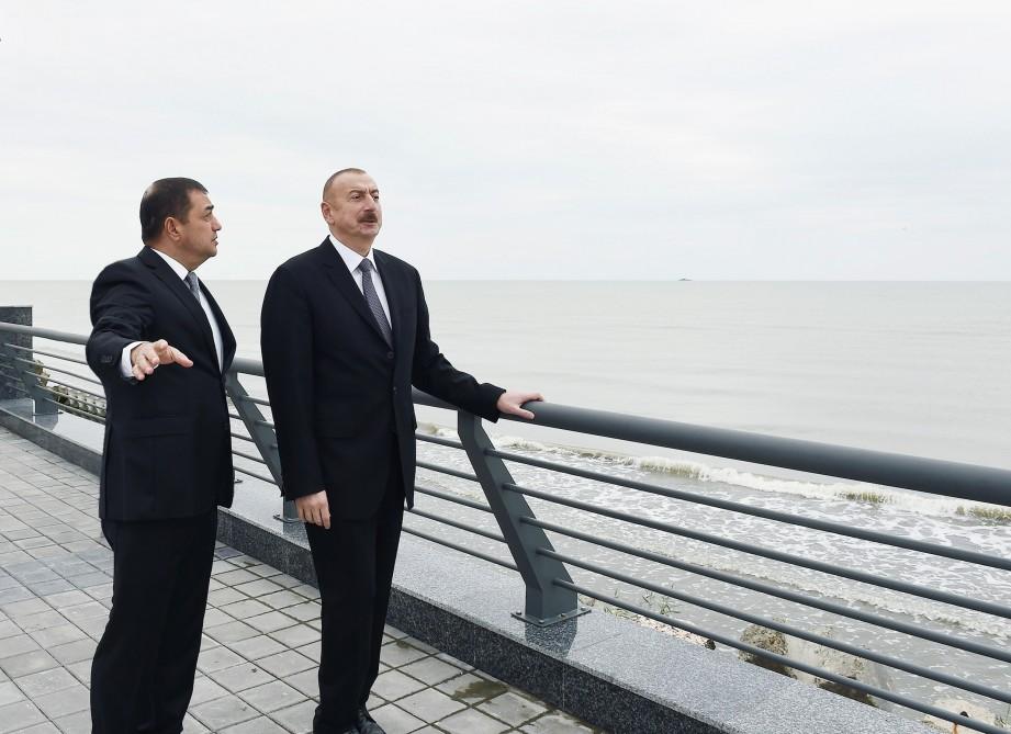 Ilham Aliyev views conditions created in seaside park-boulevard complex in Astara (PHOTO)