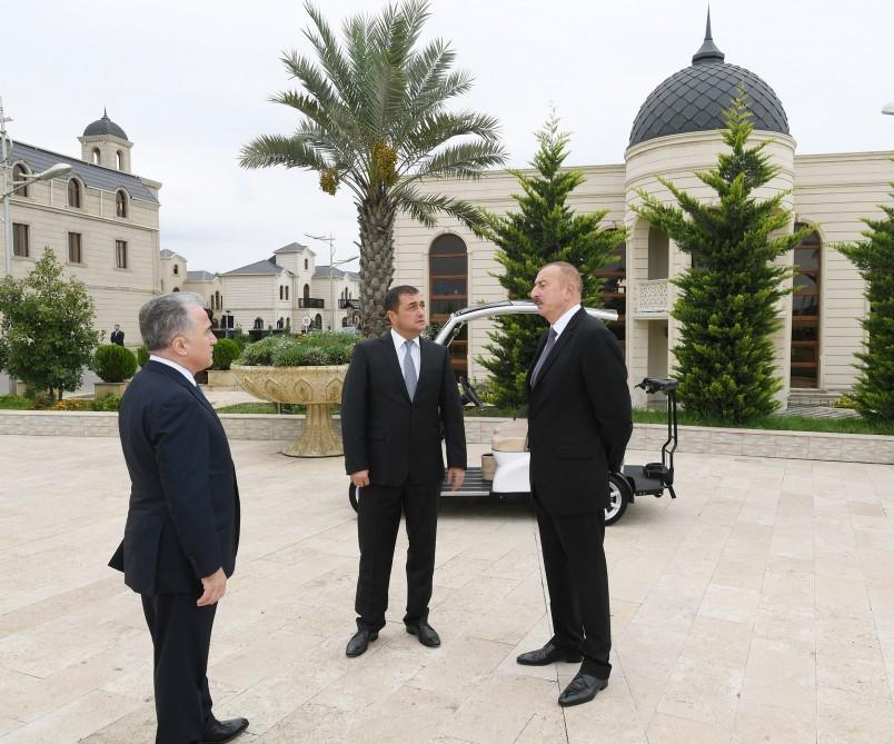 Ilham Aliyev views conditions created in seaside park-boulevard complex in Astara (PHOTO)