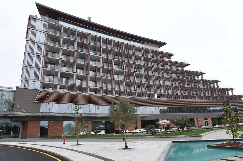 Azerbaijani president, first lady view Lankaran Istisu and Health Center (PHOTO)