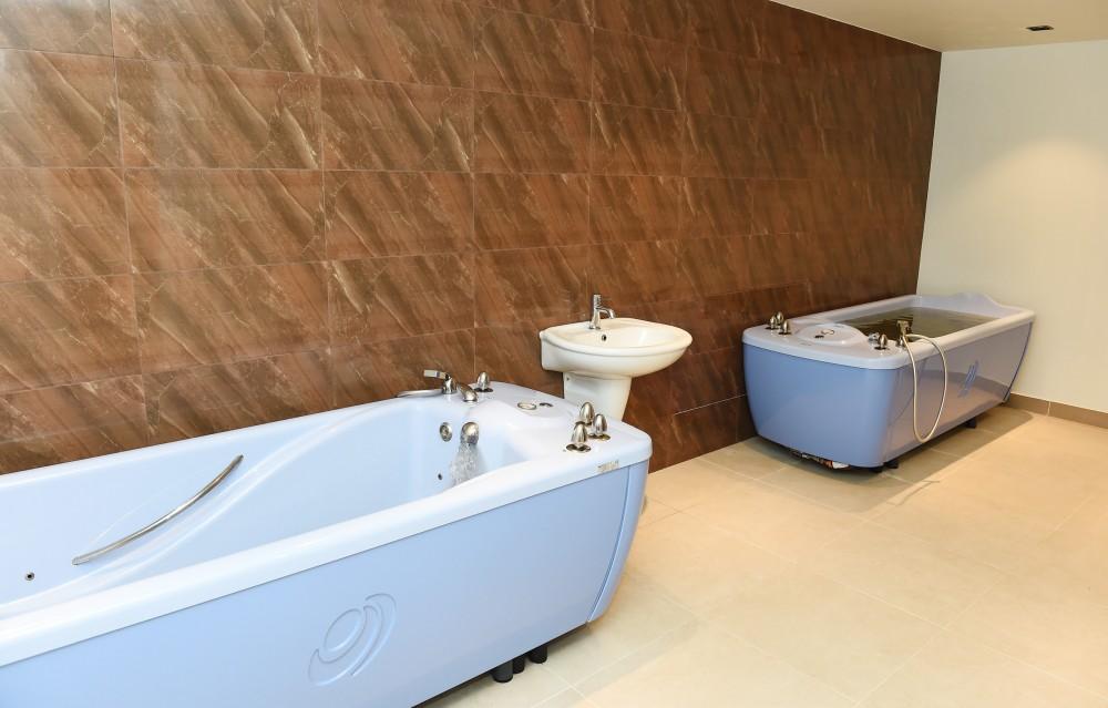 Azerbaijani president, first lady view Lankaran Istisu and Health Center (PHOTO)
