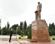 President Ilham Aliyev arrives in Imishli district (PHOTO)