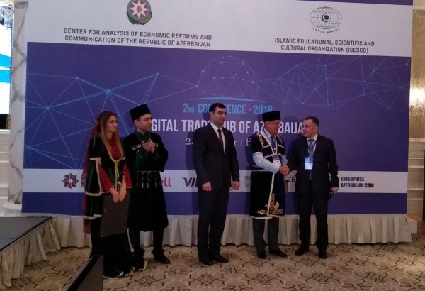 ISESCO Director General, Head of EU Delegation receive mobile resident status (PHOTO)