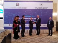 ISESCO Director General, Head of EU Delegation receive mobile resident status (PHOTO)