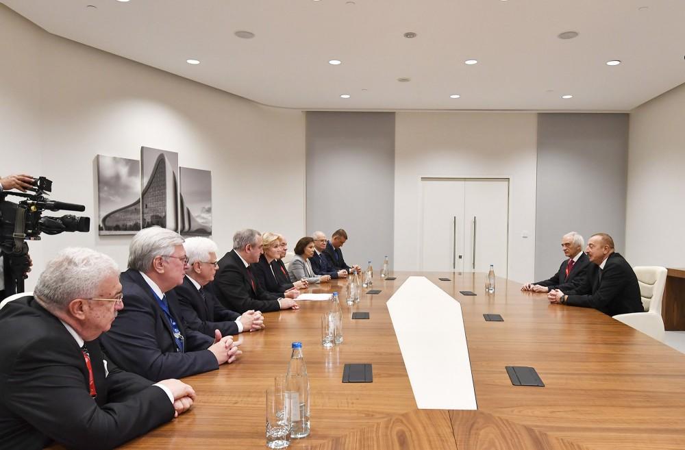 President Ilham Aliyev receives Russian deputy prime minister (PHOTO)