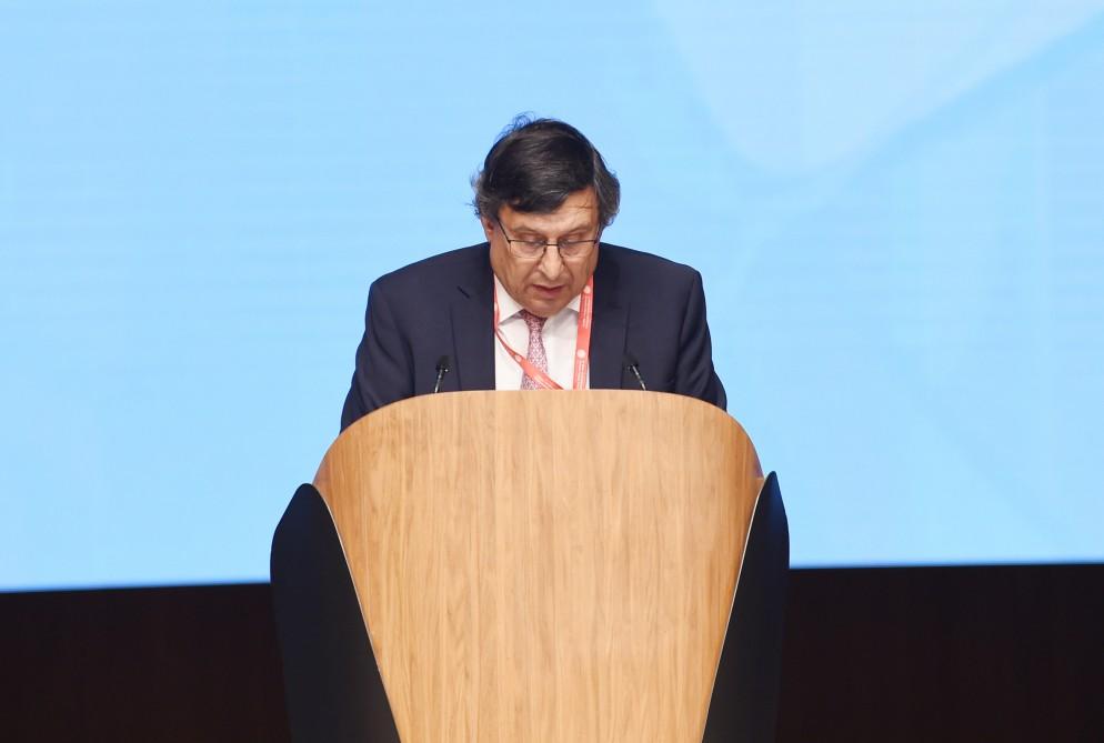 Azerbaijani president, first lady attending opening of VI Int’l Humanitarian Forum (PHOTO)