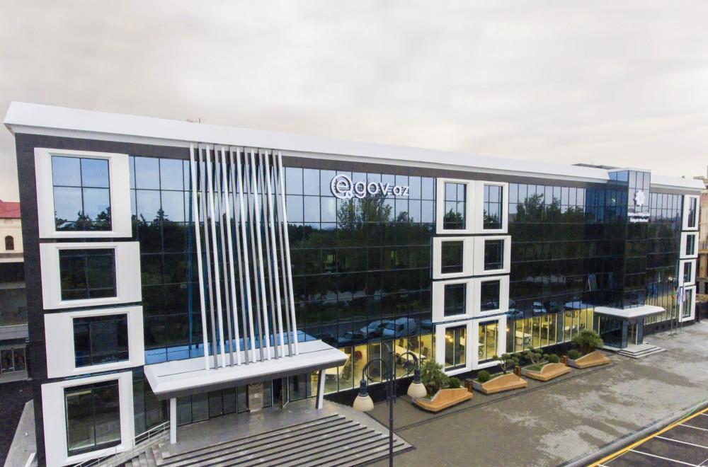 Azerbaijani president, first lady inaugurate administrative building of E-Government Development Center (PHOTO)