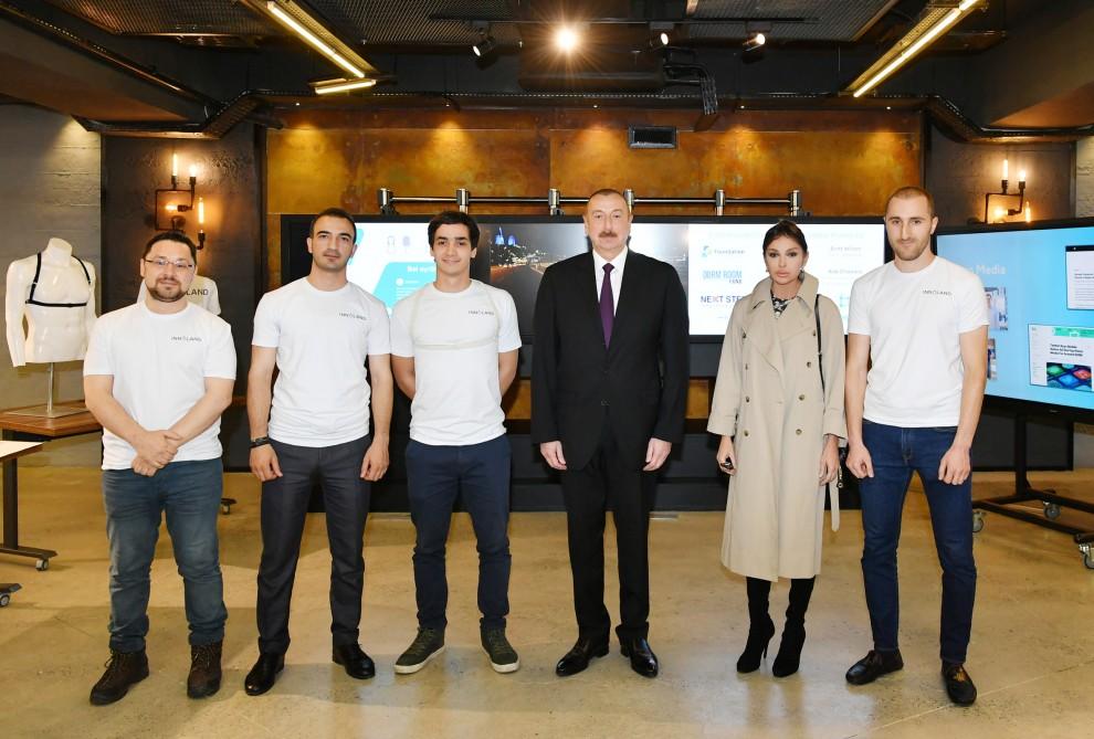 Azerbaijani president, first lady inaugurate administrative building of E-Government Development Center (PHOTO)