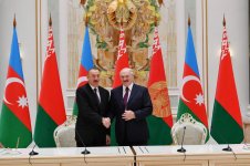 Azerbaijani, Belarus presidents make press statements (PHOTO)