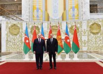 Official welcome ceremony held for Azerbaijani president in Minsk (PHOTO)