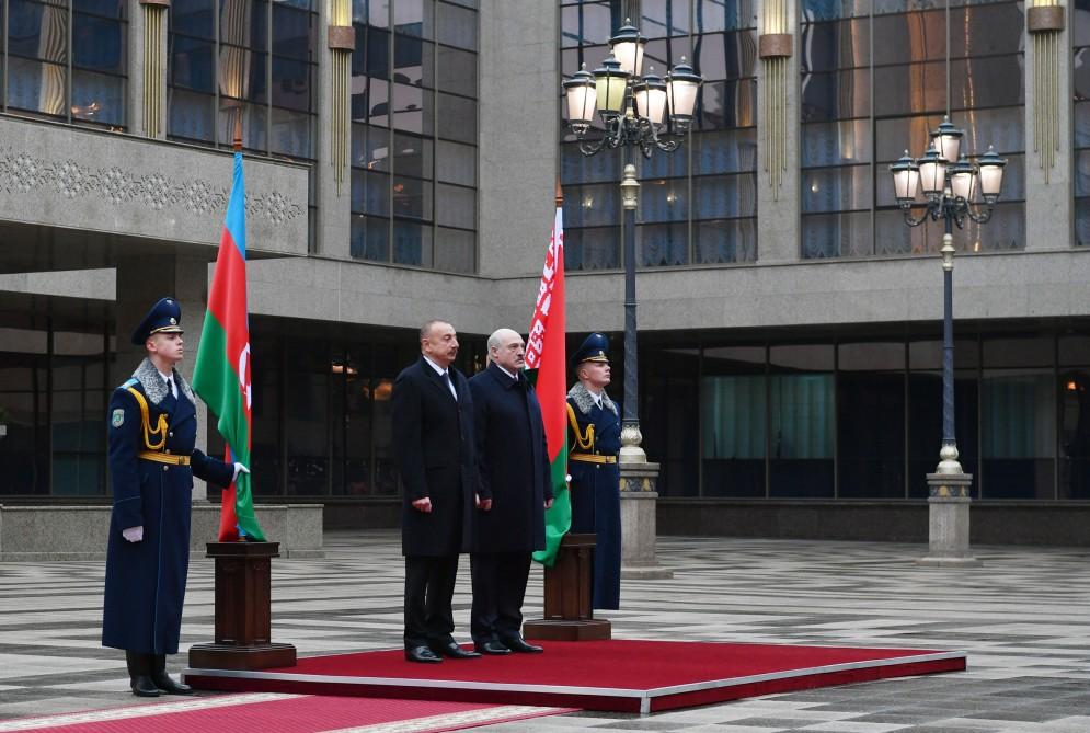 Official welcome ceremony held for Azerbaijani president in Minsk (PHOTO)