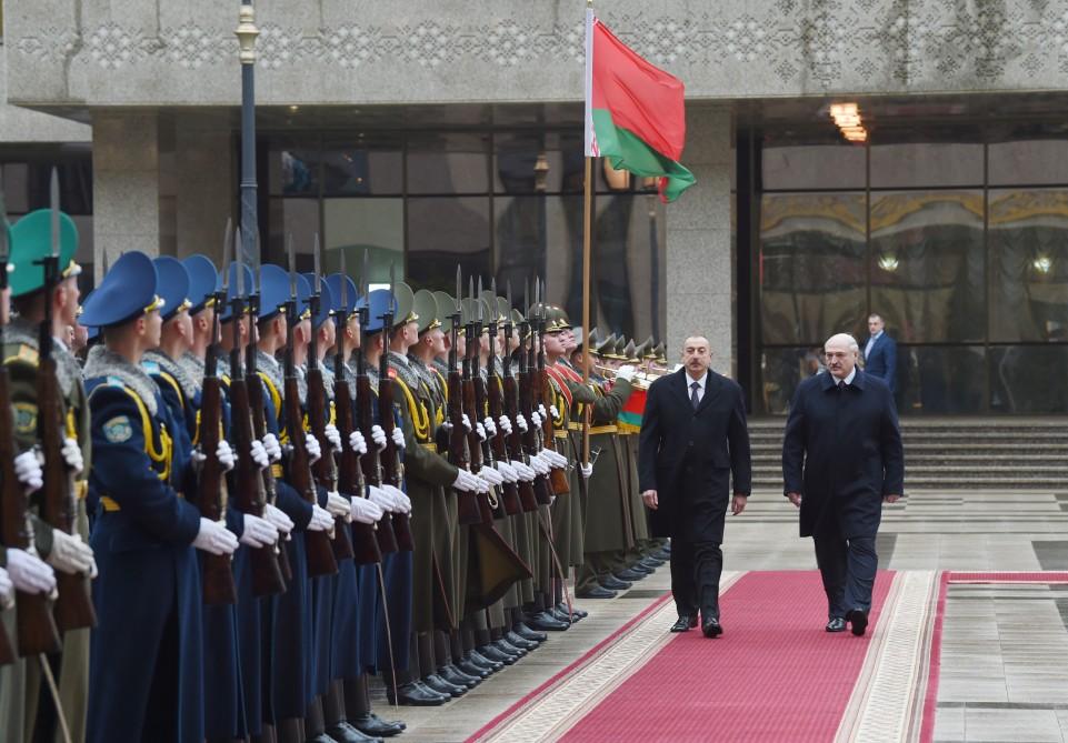 Official welcome ceremony held for Azerbaijani president in Minsk (PHOTO)