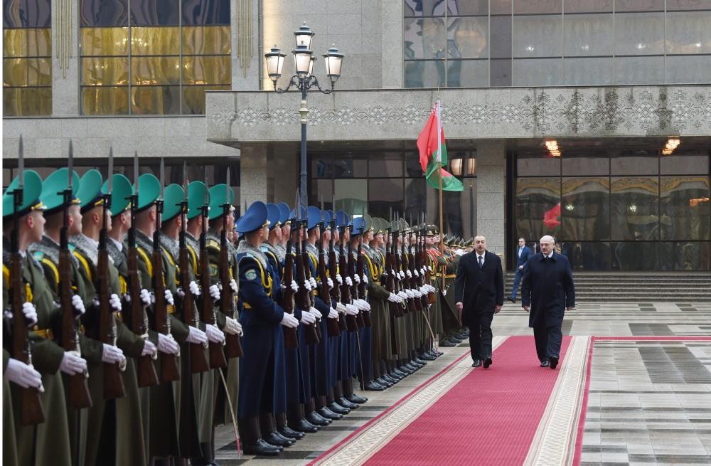 Official welcome ceremony held for Azerbaijani president in Minsk (PHOTO)