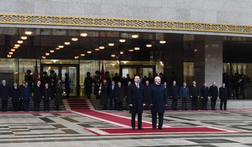 Official welcome ceremony held for Azerbaijani president in Minsk (PHOTO)