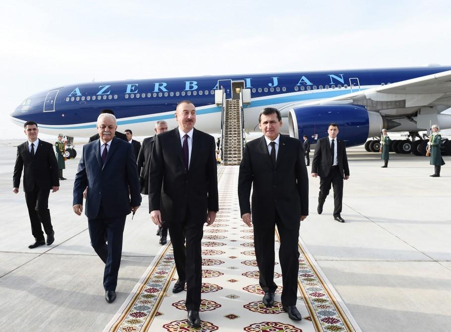 President Ilham Aliyev arrives in Turkmenistan for official visit (PHOTO)