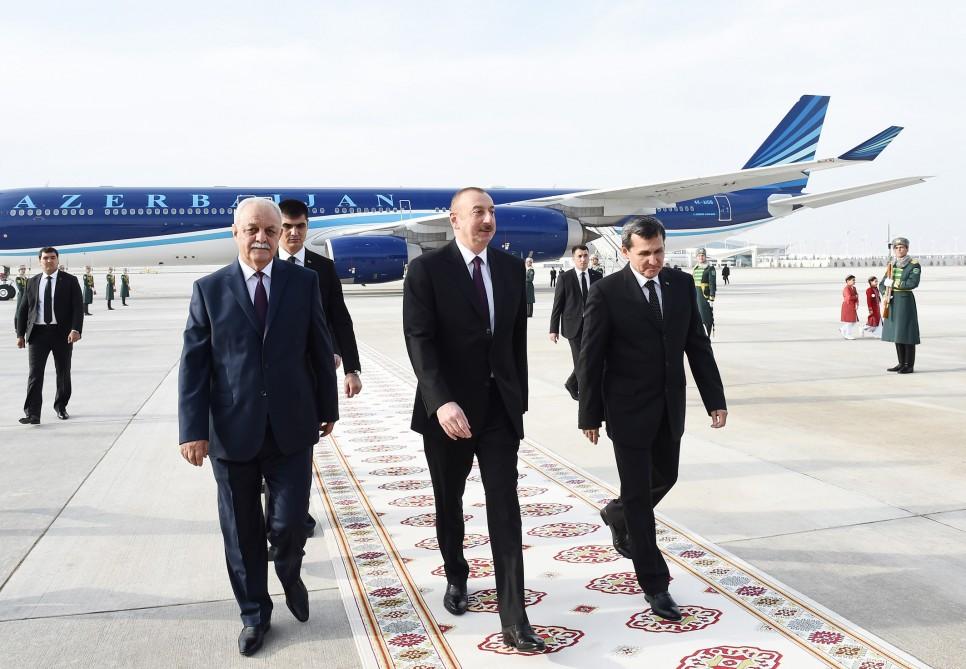 President Ilham Aliyev arrives in Turkmenistan for official visit (PHOTO)