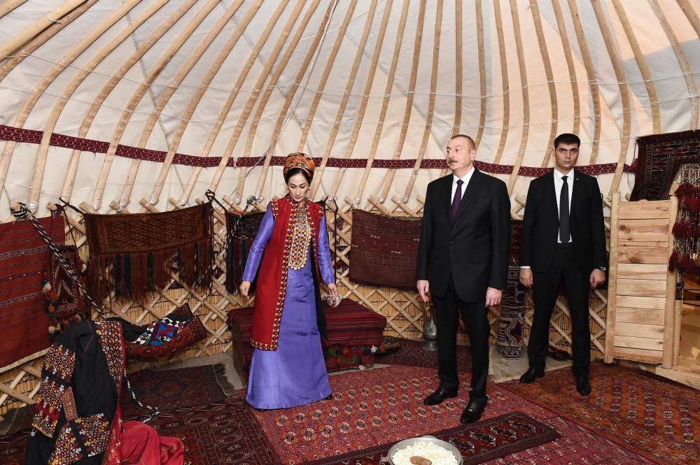 Azerbaijani president views Turkmen national carpet museum (PHOTO)