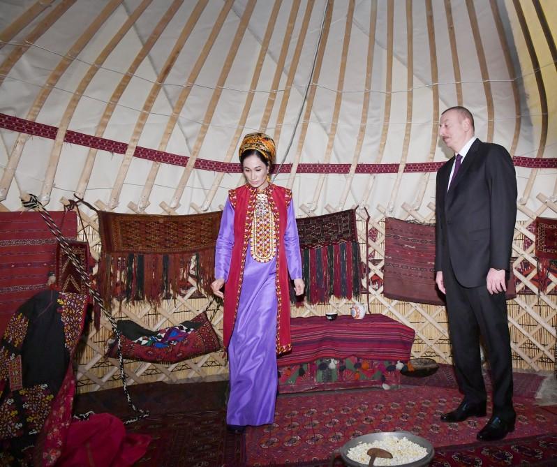 Azerbaijani president views Turkmen national carpet museum (PHOTO)