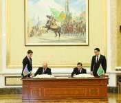 Azerbaijan, Turkmenistan sign bilateral documents (PHOTO)