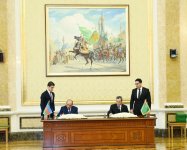 Azerbaijan, Turkmenistan sign bilateral documents (PHOTO)