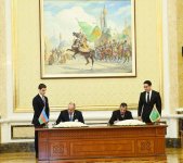 Azerbaijan, Turkmenistan sign bilateral documents (PHOTO)