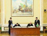 Azerbaijan, Turkmenistan sign bilateral documents (PHOTO)