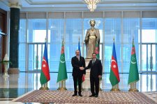 Official welcome ceremony held for Azerbaijani president in Ashgabat (PHOTO)